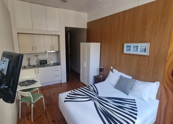 Loule Estudios Apartman Porto